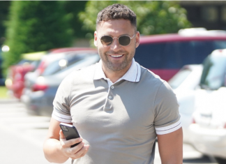 Duško je zbog ove plavuše prešao 1.250 kilometara u danu: Pred njom je i britanski princ pao na kolena