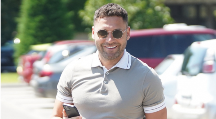 Duško je zbog ove plavuše prešao 1.250 kilometara u danu: Pred njom je i britanski princ pao na kolena