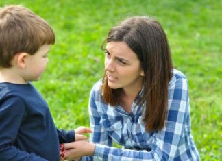 OVIM REČENICAMA, majka može da upropasti sina: Psiholog smatra da se tako grade karakterno slabi ljudi