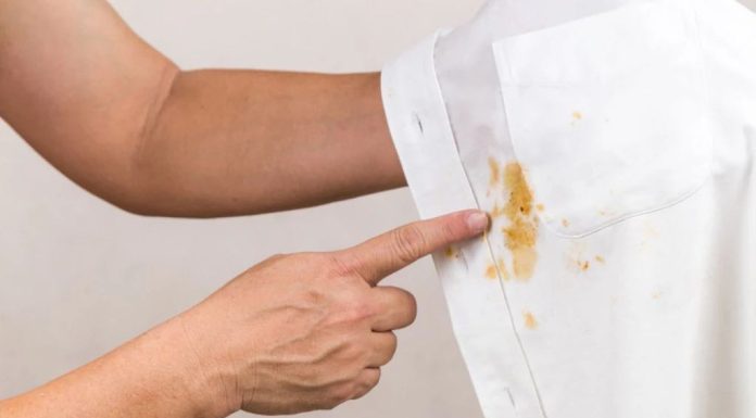 NIKADA SE NE BI SJETILI: Sve fleke sa odjeće skida 1 sredstvo, svi ga imamo u kući