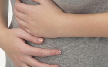 Zašto žene starije od 50 godina često imaju naduvene stomake: Ginekolozi govore – evo šta treba da znate