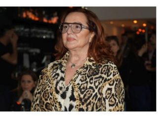 Ana Bekuta ima 64 i pozira u kupaćem! Moraju li godine da budu tako surove?