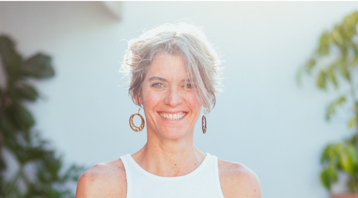 ŽENE rođene U ova TRI HOROSKOPSKA znaka procvetaju u PEDESETIM: Stare kao VINO, sve su LEPŠE i uspešnije!