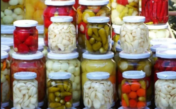 Mađarske ukiseljene paprike najbolji su dio svake zimnice: NE MORATE IH PEĆI NI GULITI