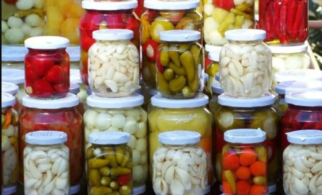 Mađarske ukiseljene paprike najbolji su dio svake zimnice: NE MORATE IH PEĆI NI GULITI