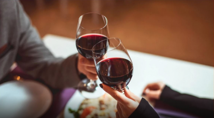 Doktori potvrdili da je crno vino zdravo: Zbog ova 3 razloga svakog dana treba popiti jednu čašu!