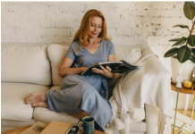 STA ŽENE STARIJE OD 50 GODINA TREBAJU ZNATI – Obucite ovih 5 stvari i izgledat ćete duplo mlađe