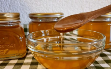 Pčelar Stanko Rajić otkrio kako da razlikujemo pravi med od lažnog: NAŠI LJUDI VIDE UŠĆERENI I MISLE DA NE VALJA