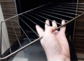 Tek sa 50 godina sam saznala čemu služi rešetka unutar peći: OVAKO se može koristiti!