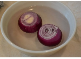 ISJECKALA JE CRNI LUK I STAVILA PORED KREVETA PREKO NOĆI! Kada se probudila, NIJE MOGLA DA VJERUJE ŠTA SE DESILO!