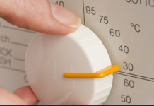 KOMŠINICA MI JE OTKRILA TRIK I SAD JE MOJA ODJEĆA UVIJEK ČISTO BIJELA I SVJEŽEG MIRISA: Ovo Svi Trebaju Znati!