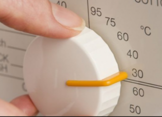 KOMŠINICA MI JE OTKRILA TRIK I SAD JE MOJA ODJEĆA UVIJEK ČISTO BIJELA I SVJEŽEG MIRISA: Ovo Svi Trebaju Znati!