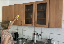 MASNOĆA I PRLJAVŠTINA ĆE BUKVALNO NESTATI PRED VAŠIM OČIMA: Kućni trik za čišćenje čak i vrlo zapuštenog kuhinjskog pulta!