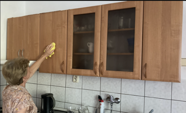 MASNOĆA I PRLJAVŠTINA ĆE BUKVALNO NESTATI PRED VAŠIM OČIMA: Kućni trik za čišćenje čak i vrlo zapuštenog kuhinjskog pulta!