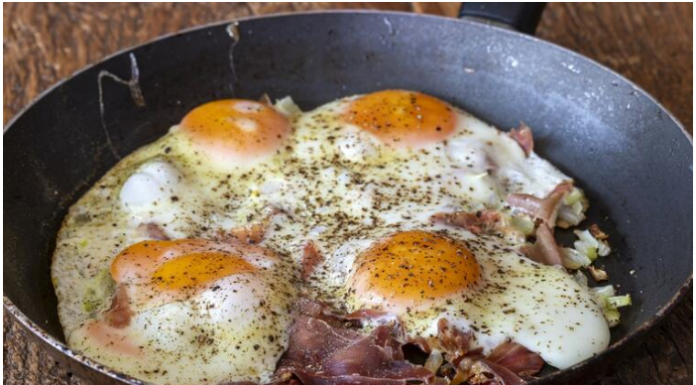 “Da li smem da doručkujem jaja svaki dan?” Evo šta na to kaže kardiolog, a šta onkolog