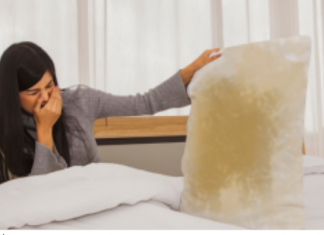 Otkrijte TRI učinkovite metode za uklanjanje tvrdokornih mrlja od znoja s jastuka i oprostite se od tih upornih žutih mrlja.