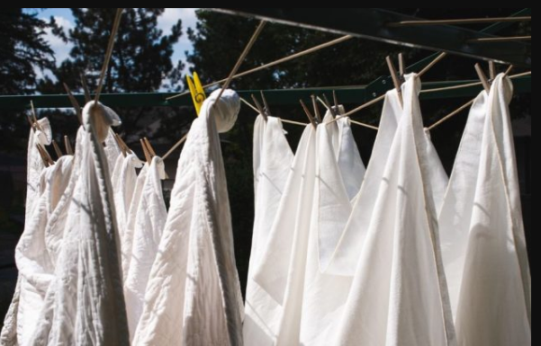 BLISTAVO BIJELI VEŠ BEZ TRUNKE IZBJELJIVAČA: Dodajte samo 1 sastojak tokom pranja i gledajte čudo