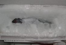 Riješite se naslaga leda u frižideru uz jednu namirnicu koju svi imamo u kući: Trik zlata vrijedan