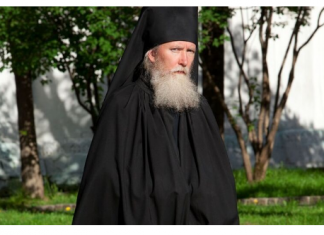 Sveštenik otkrio da li valja nositi odeću pokojnika: Bližnji ni za živu glavu ne bi smeli ovo da urade