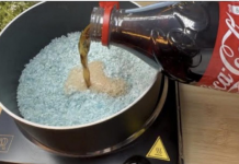 Uzmite običnu koka-kolu, naribajte komad sapuna i neka vam bude pri ruci ovaj kućni trik: KORISTIM GA GODINAMA I PREPORUČAM GA SVIMA!