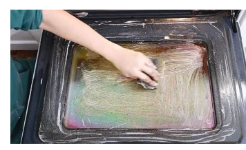 NE MORATE SKIDATI STAKLO! Evo kako da očistite fleke između duplih stakala rerne: ŽENA PODIJELILA TRIK NA DRUŠTVENIM MREŽAMA