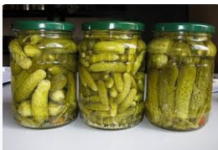 Kiseli krastavci bez sirćeta i šećera: Neuporedivo bolji od kupovnih, ovih 5 trikova morate znati