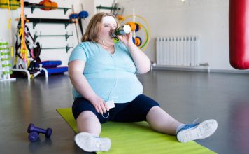 Voda u organizmu nam se nagomilava zbog ovih 8 stvari: Evo šta sprečava žene da smršaju, ma koliko se trudile