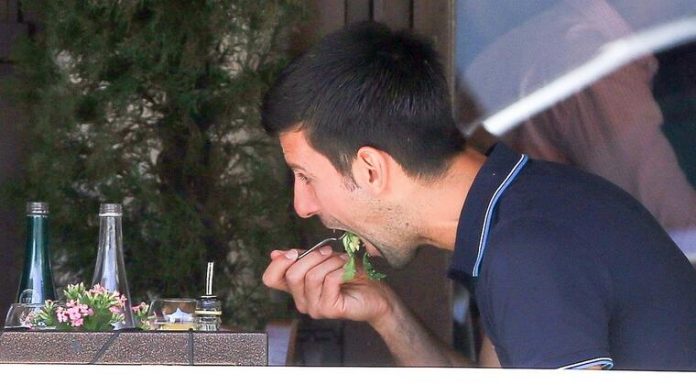 8 sigurnih načina pomoću kojih pokrećemo metabolizam čim ustanemo: U većinu njih se kune i Novak Đoković