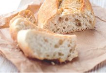 Hleb će ostati mek i do 3 nedelje: Samo u kesu stavite ovu biljku, nakon ovoga ćete stalno to raditi
