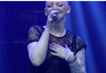 Pred smrt: Jedva stoji na nogama, suze lije dok peva! Isplivao poslednji nastup Done Ares koji izaziva jezu u kostima: Pretužno! (VIDEO)