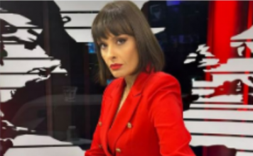 Ljudi ne veruju šta gledaju: Srpska voditeljka snimljena ispod stola, da li je moguće da nosi ovo u programu uživo