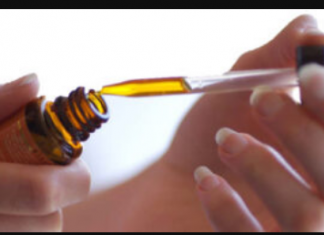 Svaka apoteka ima ovo jeftino ULJE: Ali ono ima UPOTREBU koju većina ljudi ne zna!