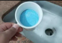 Prijatelj mi je pokazao HOTELSKI trik za brzo otpušavanje začepljenog sudopera i uklanjanje mirisa: Neću pokušati ništa drugo!