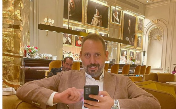 “Zarađujem 100.000€ mesečno, a nisam naročito pametan” On je jedan od najbogatijih Srba, živi u selu i žene ga obožavaju