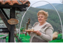 Ja sam ona bogata tetka iz Nemačke što se obrukala na svadbi bratanice u Srbiji: Kad su otvorili kovertu, šokirali su se