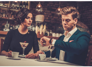 Zašto se današnji muškarci u 40-oj ponašaju kao tinejdžeri? Ranije su se ženili sa 25 godina, a sad neće ni sa 45