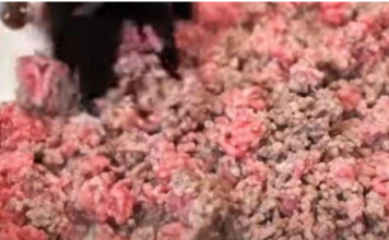 ZAŠTO SE PRVO PRŽI MLJEVENO MESO, PA SE TEK ONDA DODAJE CRNI LUK? Kuvarica otkrila tajnu, LJUDI ZINULI OD ŠOKA