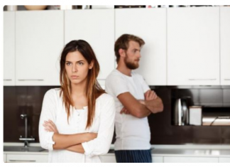 KAD LJUBAV PRESTANE: Stvari koje žena radi kada više ništa ne osjeća prema vama, pogledajte….