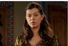 OVA POZNATA TURSKA GLUMICA JE JUGOSLOVENKA I TEČNO GOVORI SRPSKI: Živa je vatra u 43-oj, druži se s našom ČUVENOM PEVAČICOM