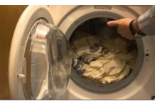 ZABORAVITE NA PEGLU: Samo ubacite ovo u veš mašinu – Odjeća će biti kao da je opeglana!