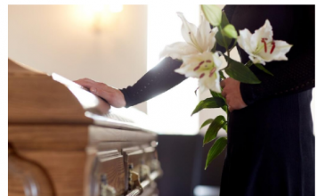 Beograđanka se šokirala na sahrani kad je videla kako pripremaju pokojnika: Evo šta se obavezno stavlja u sanduk