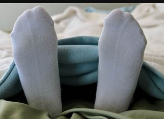 Evo zašto NE TREBA spavati u čarapama: Postoje 4 razloga