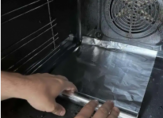 Zapuštena pećnica je prošlost: 0čistite je bez ribanja. TRIK sa limenom folijom će to učiniti za vas!