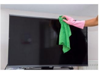 KAKO SE PRAVILNO ČISTI EKRAN TELEVIZORA: NIPOŠTO NE KORISTITE OVA SREDSTVA, MOŽETE TRAJNO DA GA UNIŠTITE