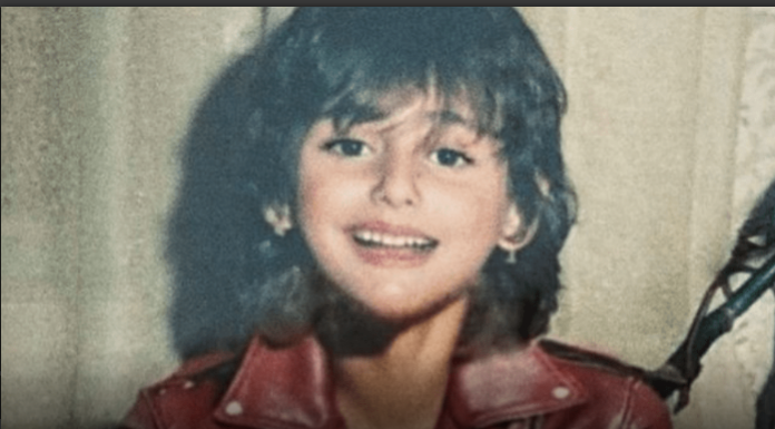 Samo je oči odaju: Prepoznajete li poznatu pjevačicu sa slike? Nikad nećete pogoditi… (Foto)