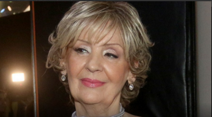 Vjenčanica Lepe Lukić hit je i za današnje standarde, pogledajte samo: Isplivala jedina fotografija vjenčanja pjevačice sa suprugom kojeg je uhvatila u preljubi