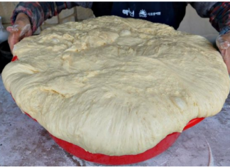 Konačno znam šta da DODAM tijestu da bude savršeno mekano i pahuljasto: Od toga pečem lepinje, kolače, vijuge i praznične kolače – sve od jednog tijesta!