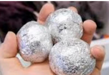 Zgužvala je aluminijumsku foliju i stavila ispred vrata: Rešila je problem koji ju je mučio godinama (VIDEO)