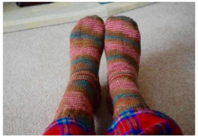 Noge su vam stalno hladne, a cirkulacija loša: Vunene čarape nisu rješenje, već 1 sitnica iz špajza