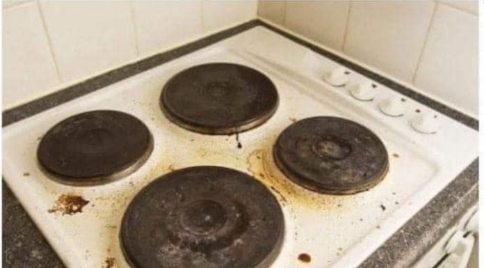 NAJBOLJI TRIK ZA BLISTAV ŠPORET BEZ RIBANJA! Skida sve fleke i masnoću u sekundi, tajna je u 2 stvari koje već imate!